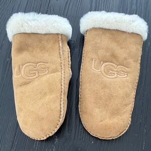 UGG Tan Sheepskin Mittens